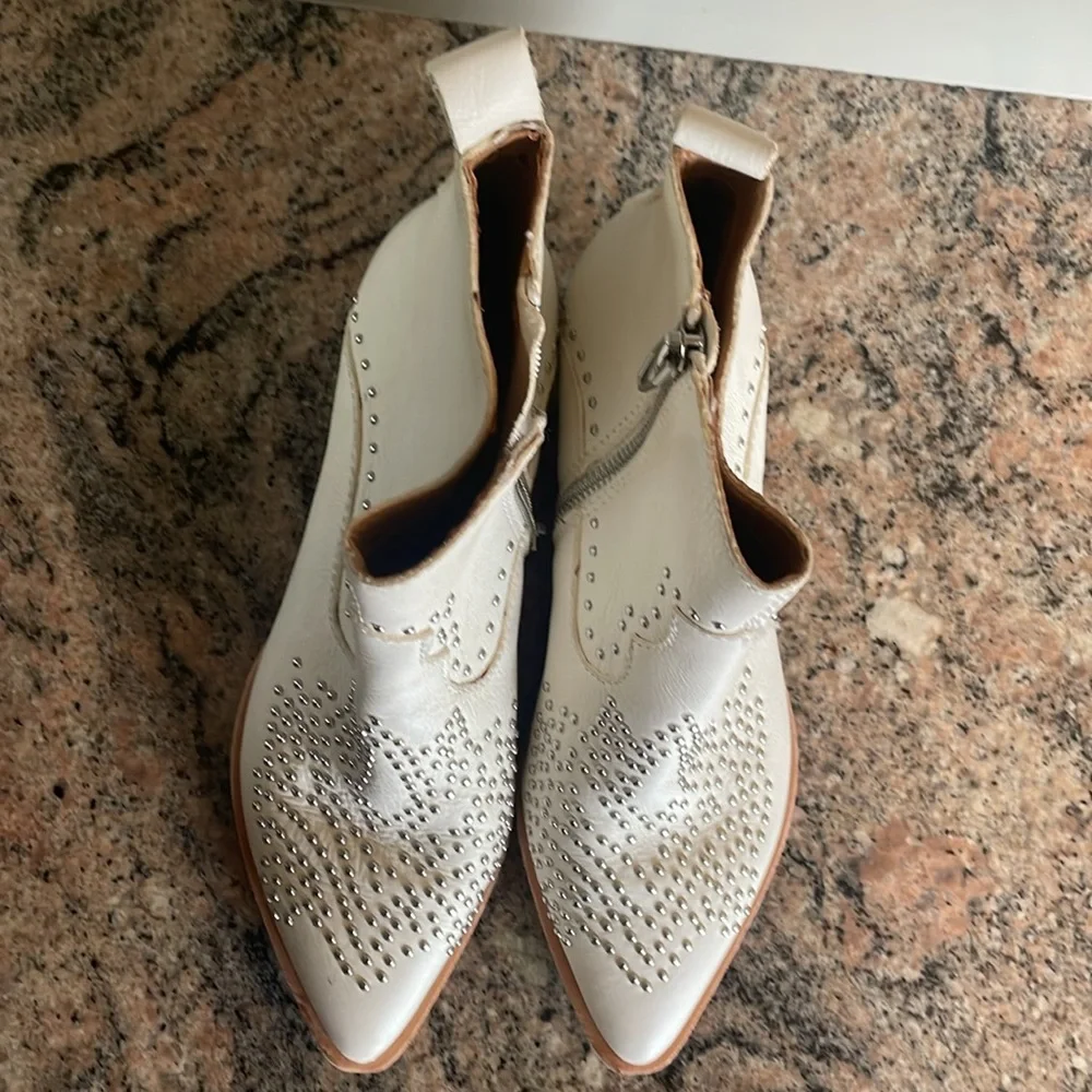 Dolce Vita Studded Leather Booties - Picture 6 of 9